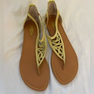 Seychelles cute yellow flat sandals, size 8.5